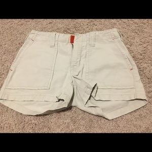 KHAKI VELCRO ABERCROMBIE SHORTS!